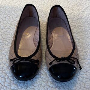 Pretty Ballerinas Ladies Black Tan Quilted Flats-10